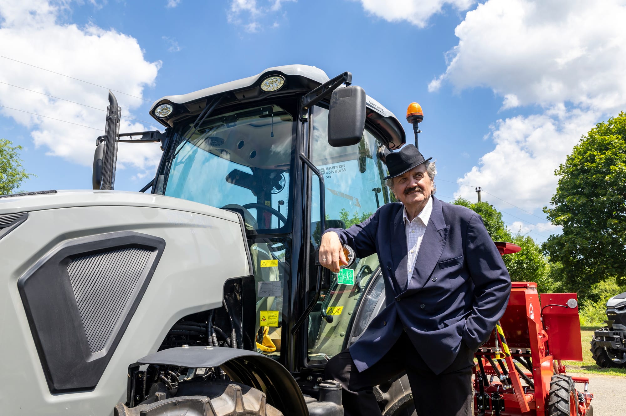 Customer with a tractor at the Majevica Servis sales yard